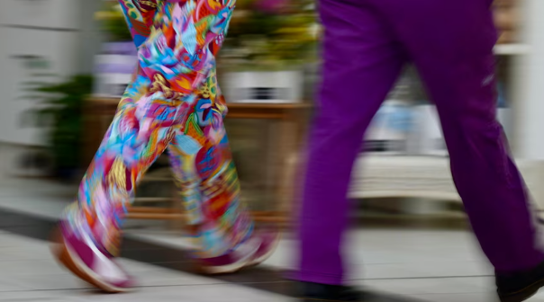 Enfermeiros e parteiras de Queensland votam esmagadoramente a favor de novo acordo salarial de 1,8 bilhão de dólares