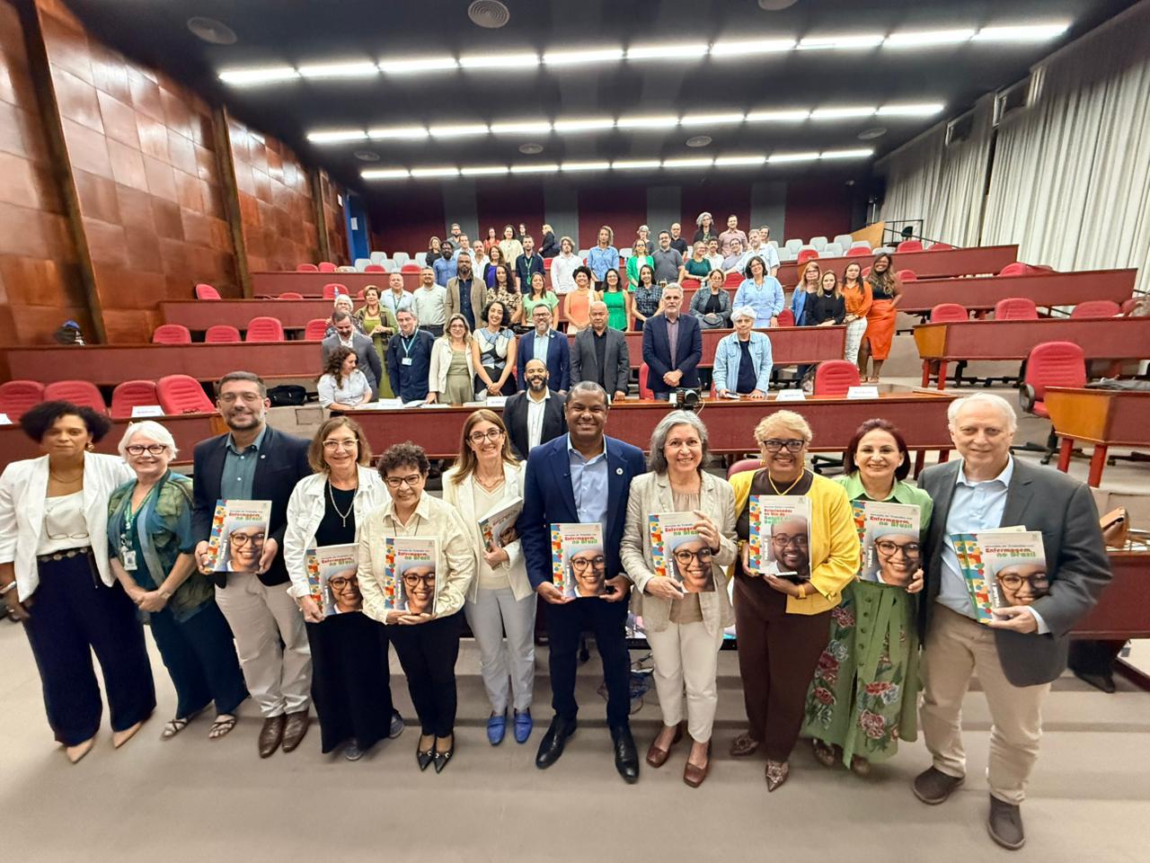 FNE integra mesa de lançamento do Livro “Demografia e Mercado de Trabalho em Enfermagem no Brasil”